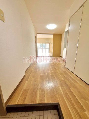 ハイツ櫛原プラスワンの玄関