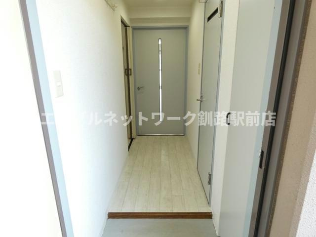 クレステージ若竹の玄関