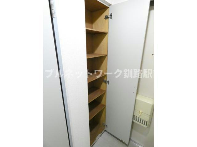 クレステージ若竹の玄関