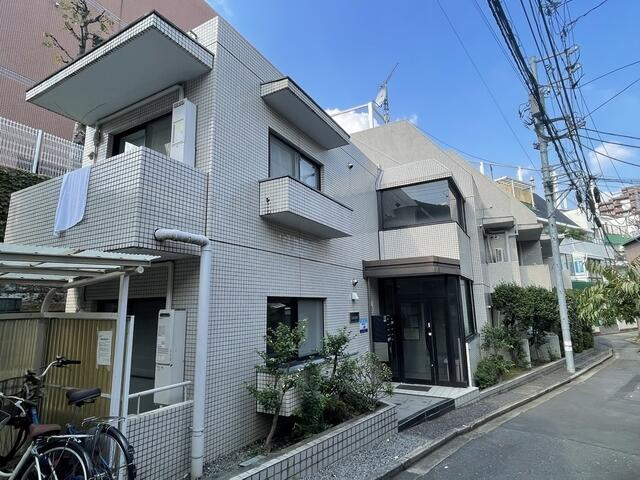 新宿区市谷薬王寺町のマンションの画像
