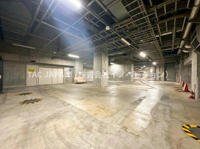 ステーションガーデンタワーの駐車場|月額23000円～29000円でお使いいただける地下2階の専用駐車場。