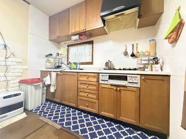 揖斐郡池田町市橋（広神戸駅）2階建　4LDKのキッチン|入居中の写真のため荷物があります