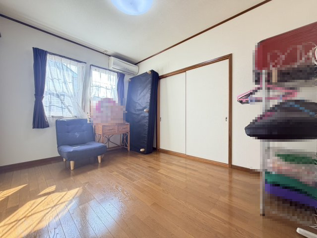揖斐郡池田町市橋（広神戸駅）2階建　4LDKの洋室|入居中の写真のため荷物があります