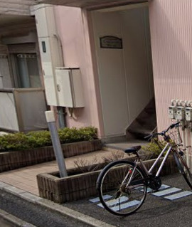 アンプルールフェールマームのエントランス