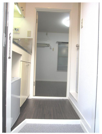 プラザドゥウィルシャーＡ棟の玄関