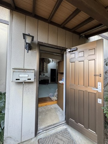 鹿嶋市大字角折2094-12の玄関