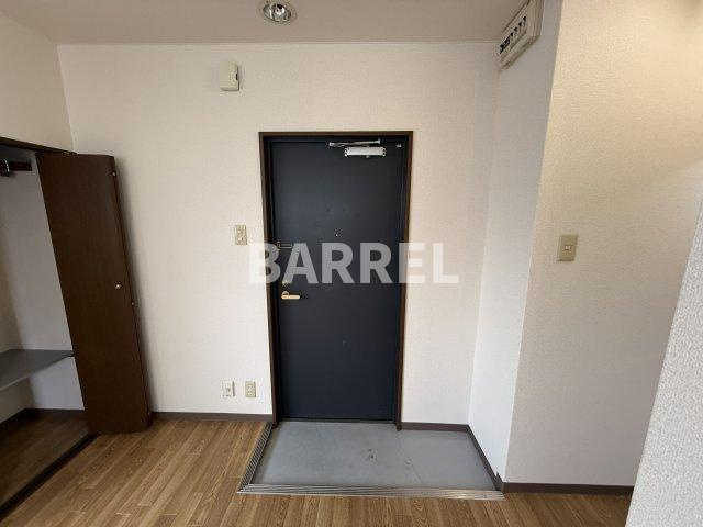 ハイツチバの玄関