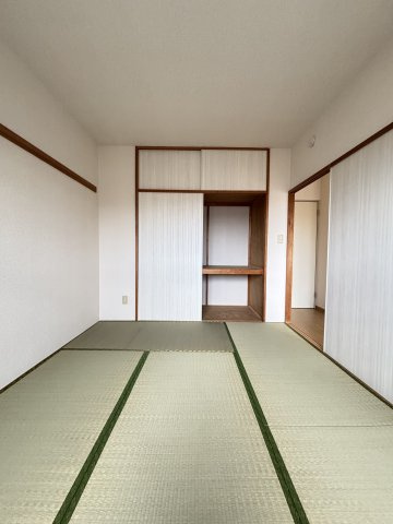 シャトレ山手台の和室