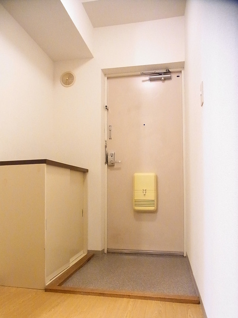 シャトレ山手台の玄関|※別号室の参考写真です(現況優先)
