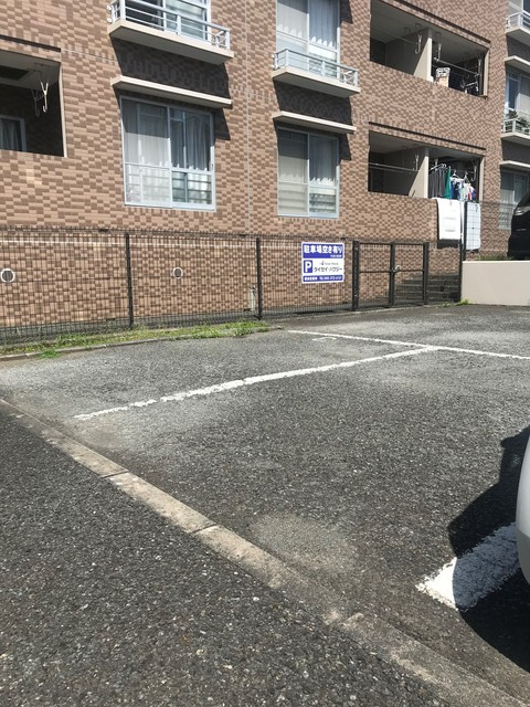 シャトレ山手台の駐車場|※実際の使用状況とは異なります(現況優先)