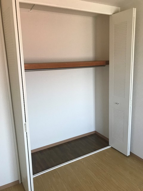 シャトレ山手台の収納|洋室　収納　※別号室の参考写真です(現況優先)