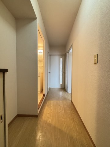 シャトレ山手台の玄関
