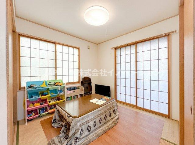 古千谷本町の良邸の和室|【Japanese room】
リビングに面する和室（約4.5帖）は急な来客時やお子様の遊び場etc使い勝手にこまりません。