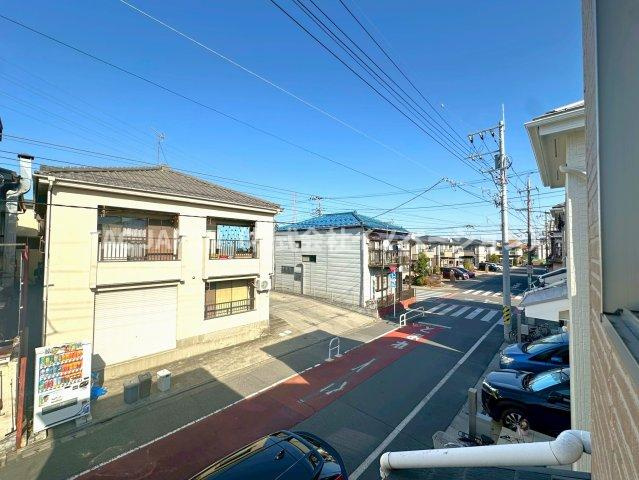 古千谷本町の良邸の展望|【豊かな子育て環境】
広がる空と多様な自然が楽しめるみどりと水に恵まれた舎人公園も徒歩14分、区立古千谷小学校も徒歩3分の好立地。各駅までのバス便（停歩3～4分）もご利用いただけます。
