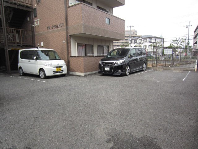 【駐車場】