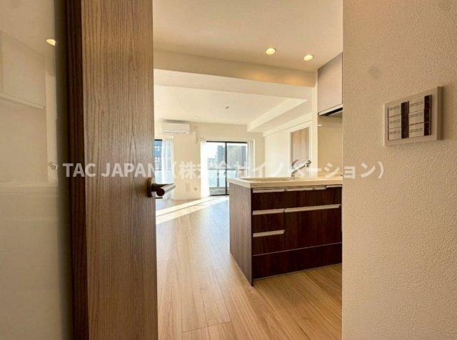 ライオンズマンション東日暮里第2の居間・リビング|【新生活応援キャンペーン実施中！】  
お問合せ当日での現地見学も可能です。
ぜひお気軽にお問合せください。