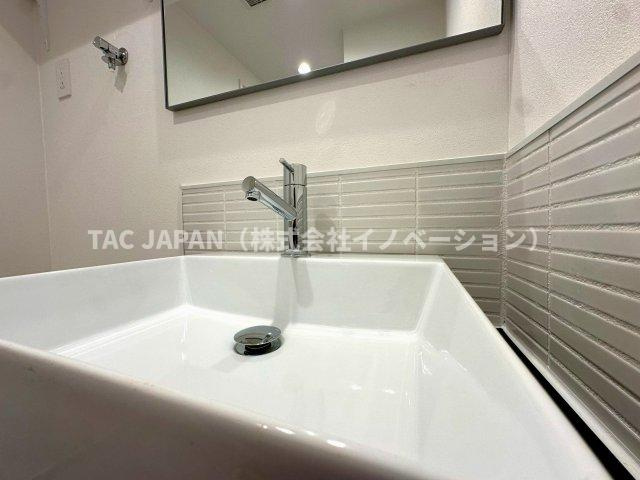 メゾン・ド・ヴィレ日本橋中洲の洗面所|【basin】
つなぎ目が無くお手入れが楽なシームレスタイプの洗面ボール。