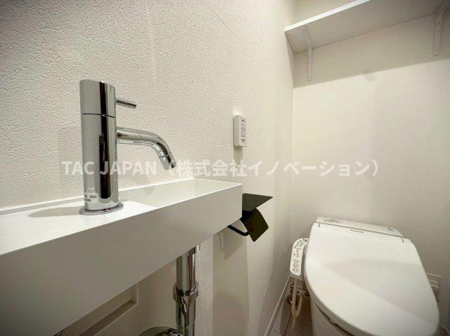 メゾン・ド・ヴィレ日本橋中洲のトイレ|【Toilet】
暗すぎず、狭すぎず、落ち着きある上質な空間が再現されたお手洗い。