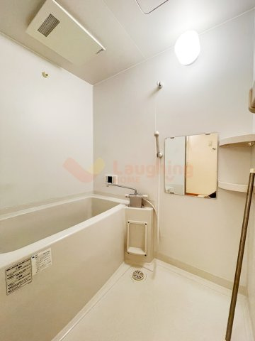 ミルキークォーツの浴室|落ち着いた空間のお風呂です