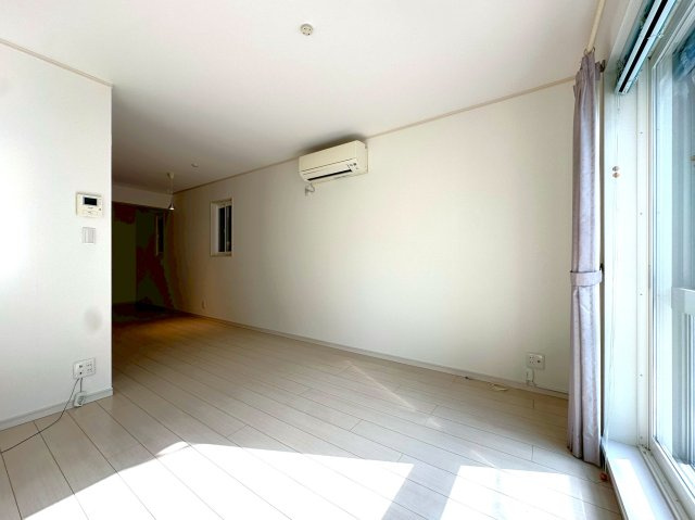 東上野4丁目の邸宅の居間・リビング