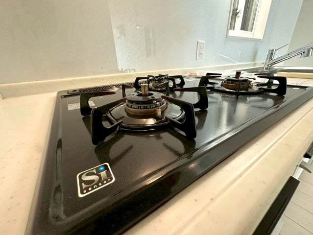 東上野4丁目の邸宅のキッチン