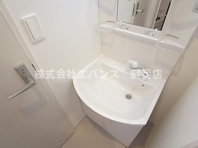 【独立洗面台】 | リブリ・Ever greenII（エバーグリーンツー） | 独立洗面台あり、毎朝おしゃれに忙しい女性の方におすすめです