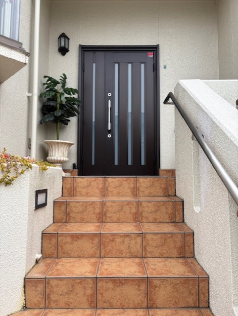 朝谷町一戸建の玄関