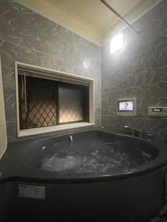 朝谷町一戸建の浴室