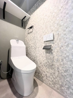 【内観：施工例】 | サンハイツ藤が丘 | 【モデルルーム】◆ご家族の1日が始まり、1日が終わりを締めくくる洗面空間。洗濯機を配置しても十分なスペースを確保した設計となっております。

