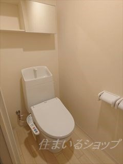 広島市安佐北区亀山２丁目の賃貸マンションのトイレ|シャワートイレ・収納あり