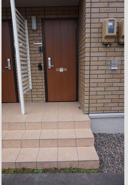 ミロワール鏡島の玄関