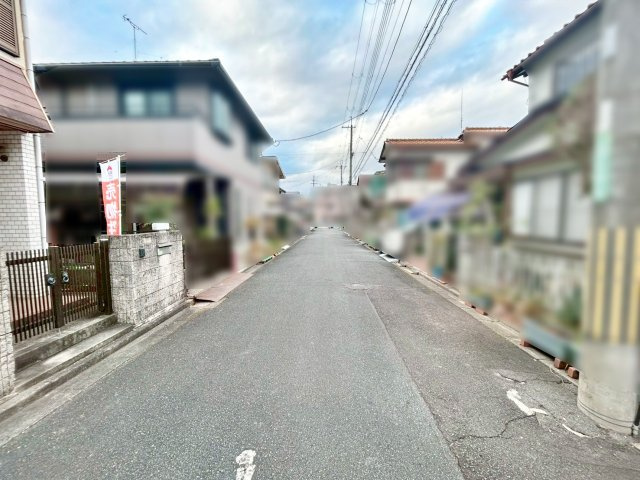 中古戸建　三宅町1丁目の前面道路含む現地写真