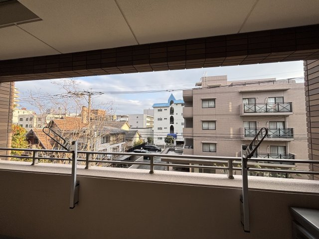 【展望】 | グランドメゾン萩の宮 | 前面はさえぎる高層ビルもなく、美しい青空の眺望が広がります
