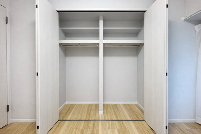 北千住ビューハイツの収納|使い勝手にこだわった収納設計は、必要なものがすぐ手に取れる工夫が随所に施されており、忙しい毎日の家事をより快適でスムーズに進められる空間となっています。生活動線を考えた配置でストレスフリーな暮らしを。