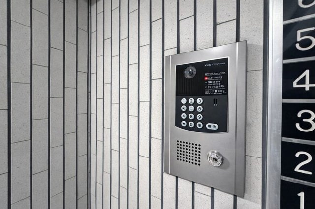 北千住ビューハイツの防犯設備|暮らしに安心をプラス。オートロック付きで不審者の侵入もシャットアウト。