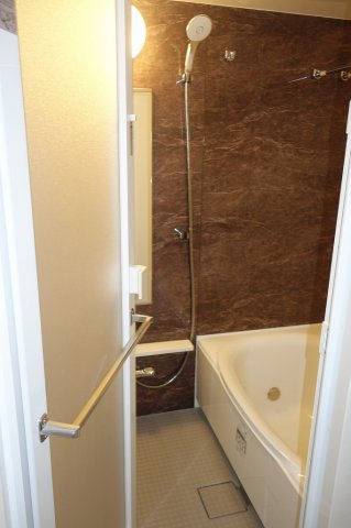 ラティエラ秋葉原の浴室