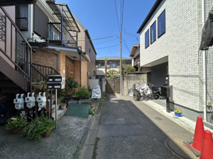 【前面道路含む現地写真】