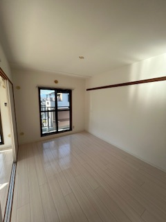 クレセールＫの洋室