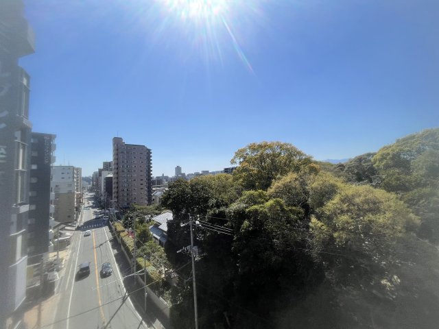 【展望】 | ロイヤルマンション姪の浜Ⅱ | 7階南東向きのバルコニーからは開けた眺望を楽しめます♪