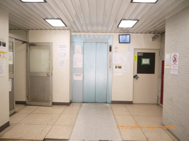 【その他共用部分】 | 池袋パークハイツ | 清潔感と歓迎感があるエントランスホールとなります。