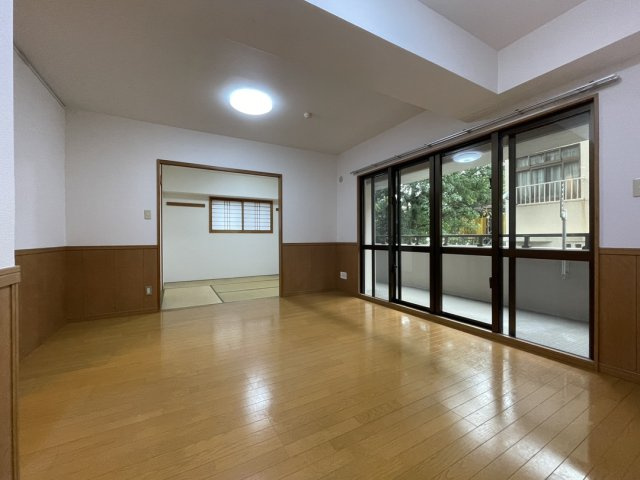 Ｆステージ牧志駅前の居間・リビング