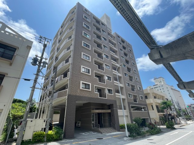 Ｆステージ牧志駅前