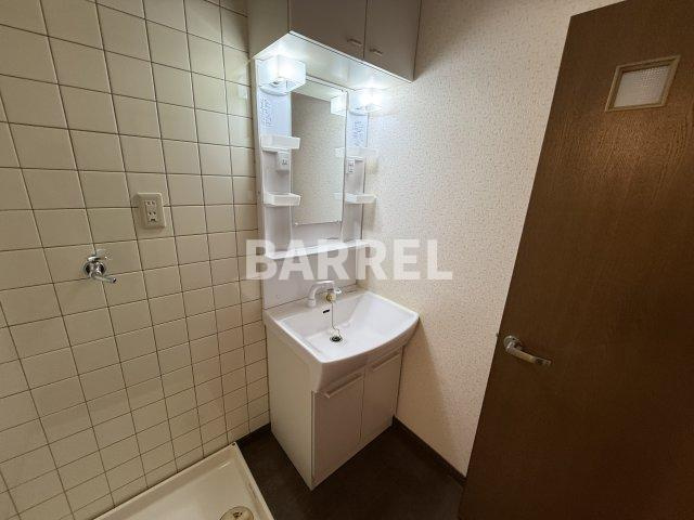 ル・ソレイユ・メゾンの独立洗面台