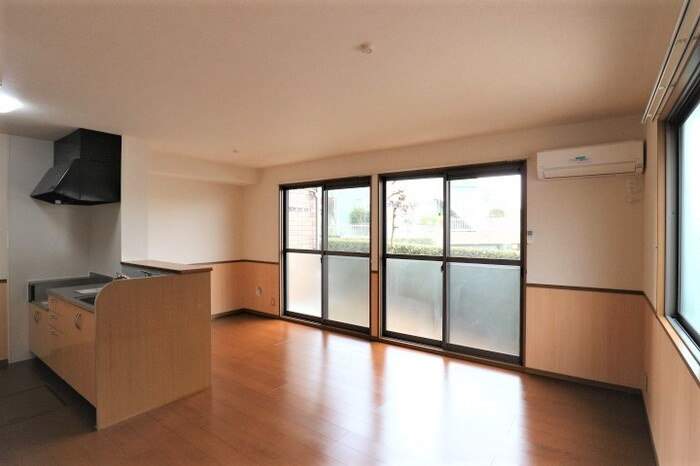 アルファタウン天王台の居間・リビング|リビング写真①