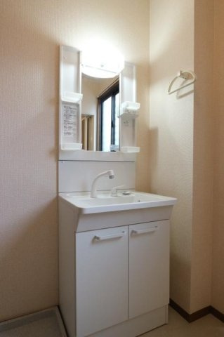 アルファタウン天王台の独立洗面台|洗髪洗面化粧台