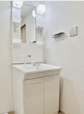 Ｄ’ｓ　ＶＡＲＩＥ阪東橋レジデンスの洗面所