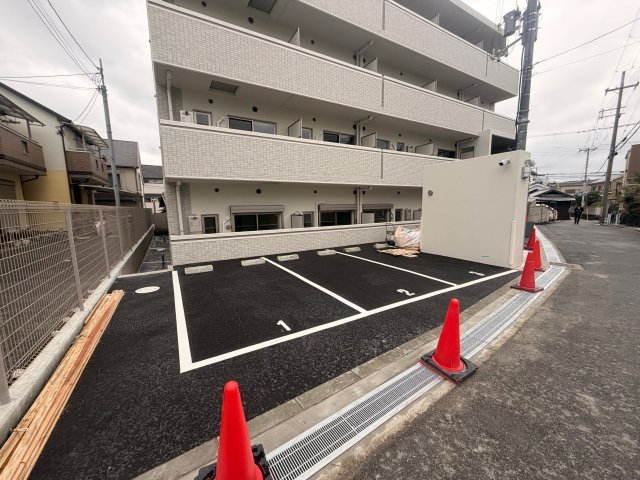 ファーストフィオーレ吹田ウインズテラスの駐車場