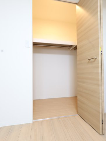 アルファスマート米原の収納|洋室6.3帖　クローゼット