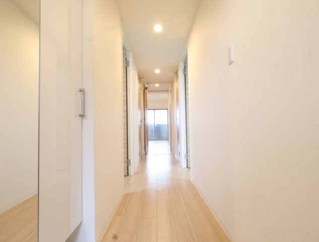 アルファスマート米原の玄関