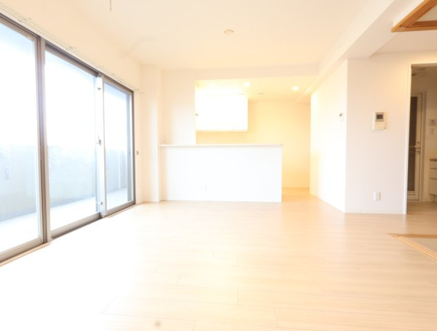 アルファスマート米原の居間・リビング|陽当り良好なリビングです！